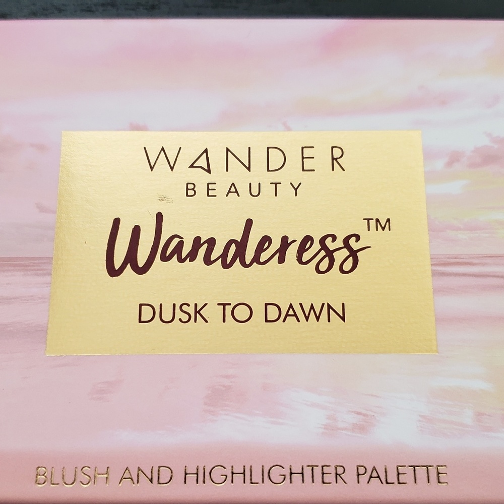 Wanderess Dusk to Dawn